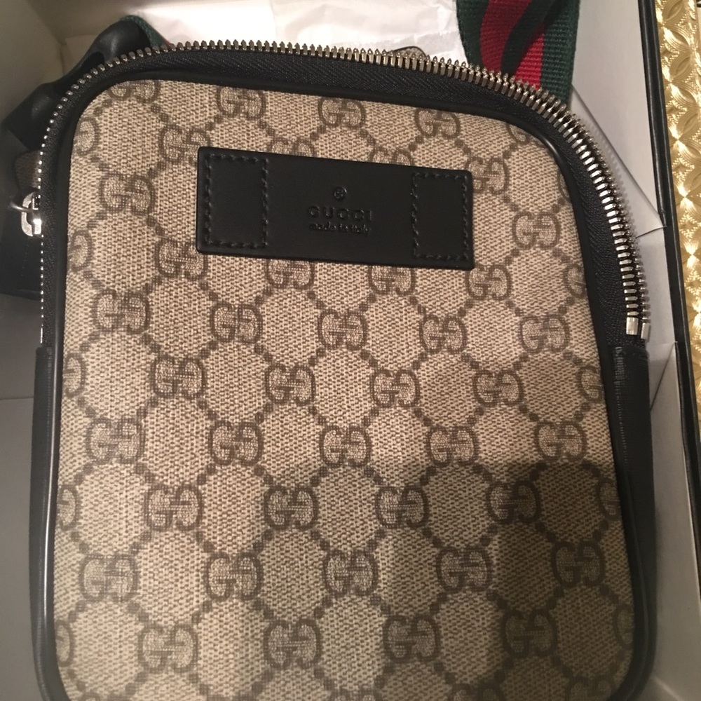 Gucci pouch - Picture 3 of 3